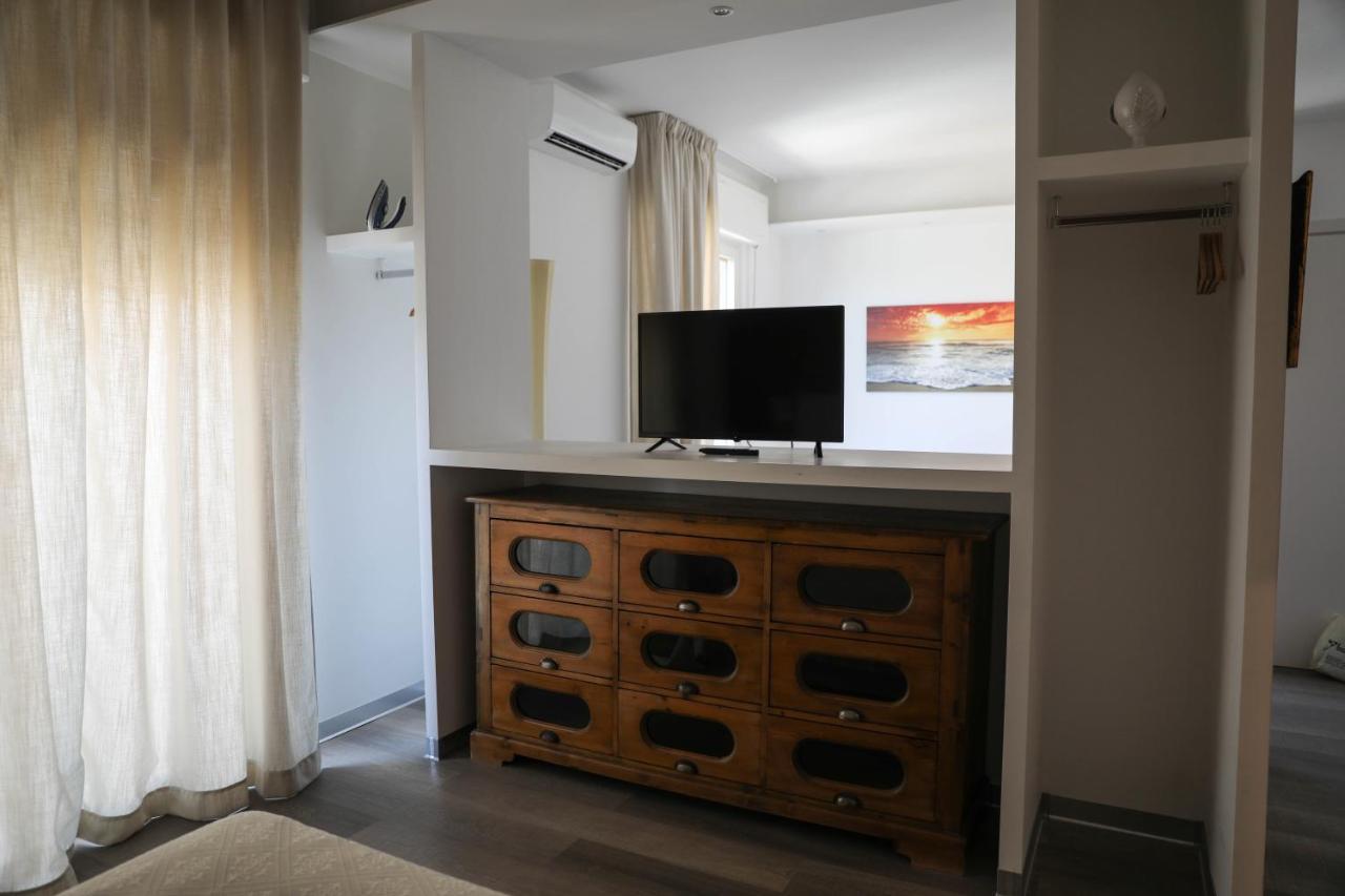 Interno 11 City View With Kitchen - 70 Mq Bari Buitenkant foto