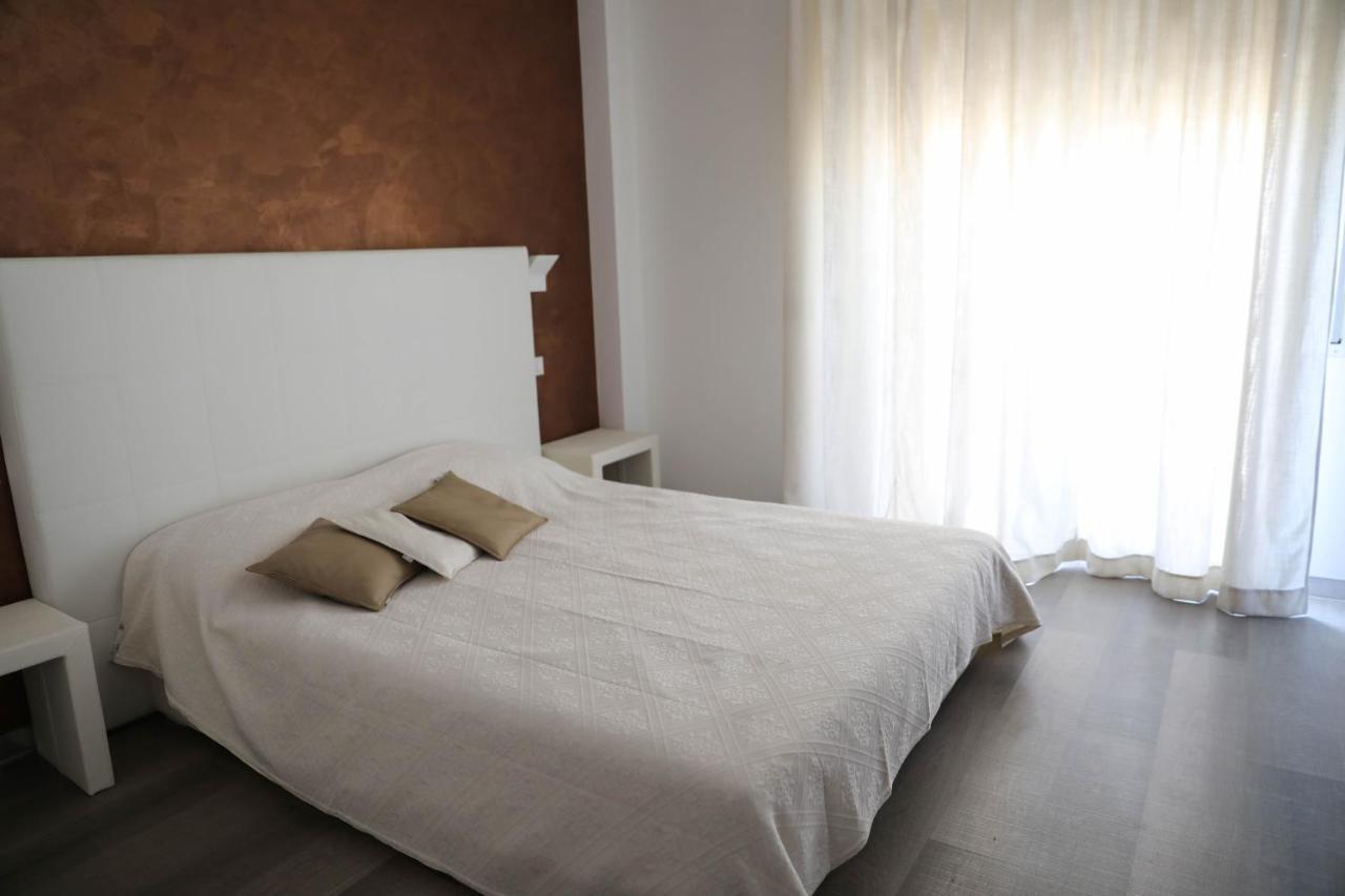 Interno 11 City View With Kitchen - 70 Mq Bari Buitenkant foto