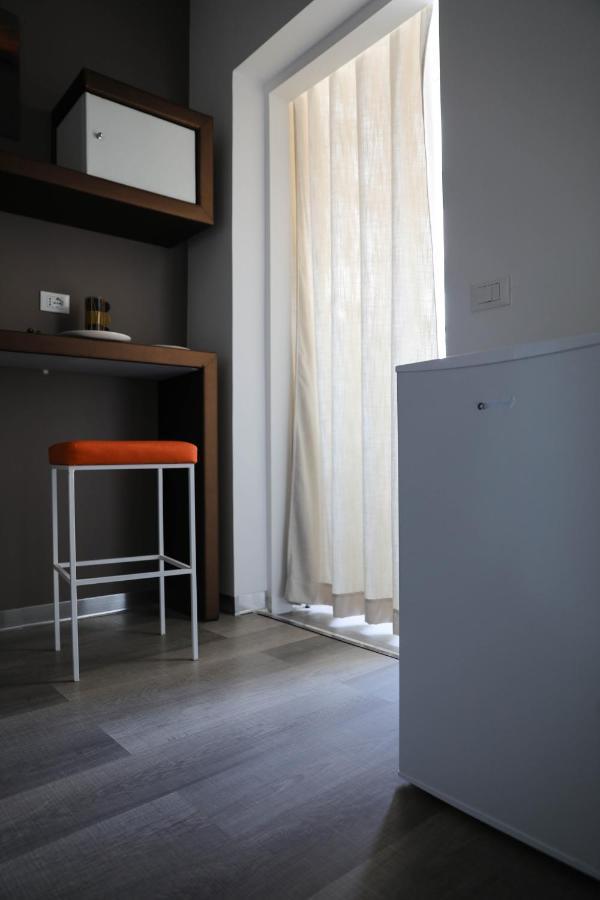 Interno 11 City View With Kitchen - 70 Mq Bari Buitenkant foto